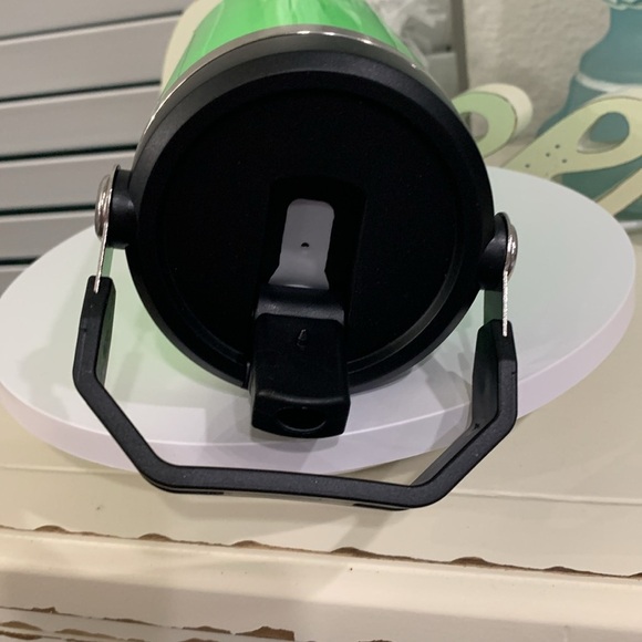 30oz Neon Green Iceflow Flip Straw Tumbler - Picture 4 of 7